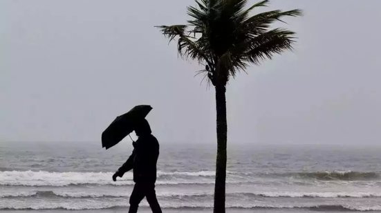 A primeira semana do inverno traz mudanças drásticas no clima, com previsão de chuvas intensas e temperaturas em queda na Baixada Santista - Foto: Rogerio Soares/ Arquivos AT