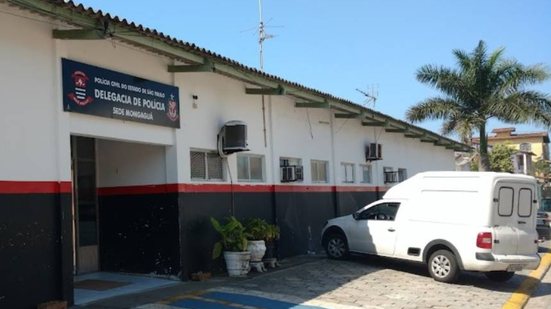 Um policial militar e moradores prenderam dois adolescentes que assaltaram uma mulher na Praça Dudu Samba, em Mongaguá - Foto: Reprodução/ Google Maps