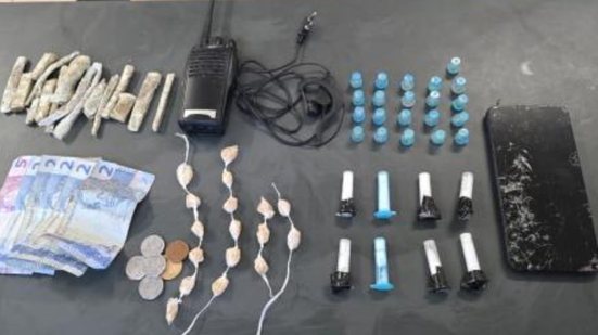 Equipes da GCM apreenderam crack, maconha e cocaína em operação na madrugada - Foto: Divulgação/ Prefeitura de Santos