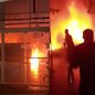 Brigada age rápido e controla incêndio em estandes de shopping no Guarujá - Imagem: Divulgação