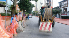Obras visam modernizar infraestrutura e eliminar fios expostos na Alameda Armênio Mendes, em Santos - Imagem: Divulgação / Prefeitura de Santos