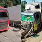 Perda de rodagem de carreta provoca engavetamento com 5 km de congestionamento em Santos - Imagem: Divulgação