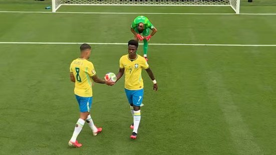 Treinador revela planejamento que levou à Bruno Guimarães para cobrança de pênalti na eliminação - Imagem: Reprodução