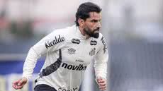 O volante venezuelano anunciou sua saída do clube após não ser prioridade nos planos do técnico Cuca - Foto: Raul Baretta/ Santos FC
