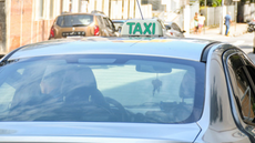 Atualização das regras de táxis em São Vicente busca atender demandas contemporâneas de mobilidade e segurança urbana - Imagem: Divulgação / Prefeitura de São Vicente