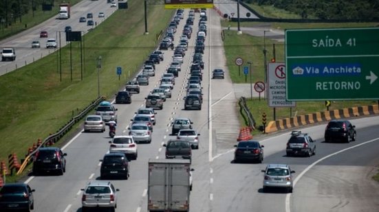 Feriado da Revolução Constitucionalista já levou 127 mil veículos ao litoral de SP - Imagem: Divulgação