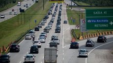 Feriado da Revolução Constitucionalista já levou 127 mil veículos ao litoral de SP - Imagem: Divulgação