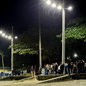 Guarujá instala 84 luminárias de LED e revitaliza calçadão e faixa de areia no Guaiúba - Foto: Reprodução