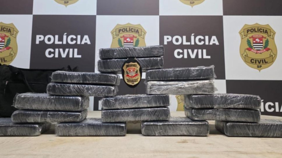 Ação policial no litoral de SP mirava o abastecimento de pontos de venda de drogas na região dos morros - Imagem: Divulgação / Polícia Civil
