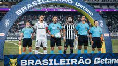 Na 19ª rodada, Santos sofre derrota por 2 a 1 e se aproxima da zona de rebaixamento - Foto: Raul Baretta/ Santos FC