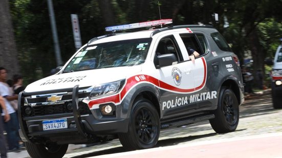 Operação da Força Tática resultou na prisão de dois homens procurados por crimes graves na região do litoral paulista - Foto: Divulgação/ 29° BPMI