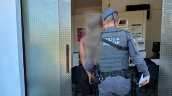 A ação do 29º BPM/I resultou na apreensão de dois jovens e no fechamento de um ponto de venda de drogas em Itanhaém - Foto: Divulgação/ 29° BPMI