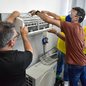 Moradores de Praia Grande se qualificam em curso técnico gratuito de instalação e manutenção de ar-condicionado, promovendo novas oportunidades - Foto: Divulgação/ Prefeitura de Praia Grande