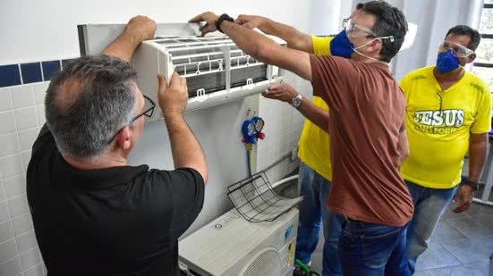 Moradores de Praia Grande se qualificam em curso técnico gratuito de instalação e manutenção de ar-condicionado, promovendo novas oportunidades - Foto: Divulgação/ Prefeitura de Praia Grande