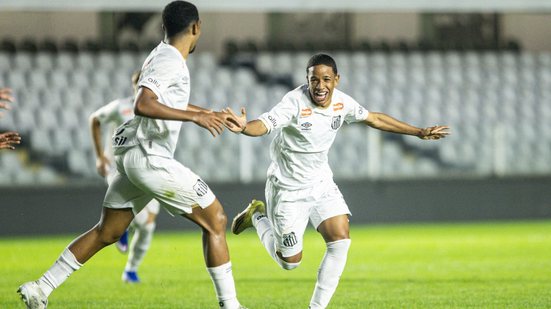 Kaio Ganga saiu do banco e marcou um golaço - Foto: Reinaldo Campos / Santos FC