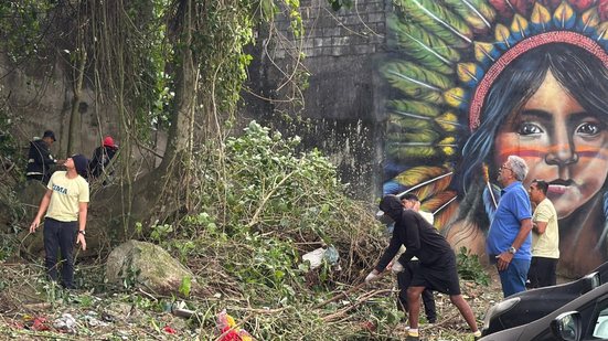 A força-tarefa no Morro dos Barbosas é parte de um planejamento de prevenção de riscos para evitar deslizamentos durante chuvas intensas - Foto: Divulgação/ Prefeitura de Praia Grande