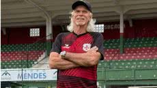 Portuguesa Santista oficializa a renovação do técnico Sérgio Guedes - Imagem: Divulgação