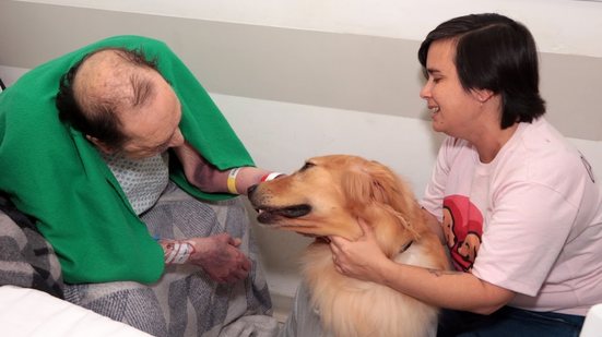 Iniciativa promove acolhimento e alívio emocional a pacientes e familiares no Complexo Hospitalar dos Estivadores - Foto: Divulgação/ Prefeitura de Santos