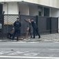 A Guarda Civil Municipal agiu rapidamente após denúncia de assalto, resultando na captura de um dos suspeitos em São Vicente - Foto: Divulgação/ Prefeitura de São Vicente