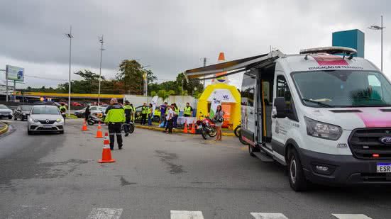 Instalação gratuita de antenas de proteção contra linhas de pipa é destaque da blitz - Foto: Divulgação/ Prefeitura de Praia Grande