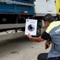 A força-tarefa inspecionou 175 veículos, assegurando que todos estão dentro dos padrões de opacidade estabelecidos pela lei municipal - Foto: Divulgação/ Prefeitura de Bertioga