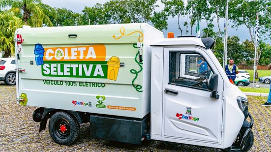 Prefeitura de Bertioga entrega triciclo elétrico para otimizar a coleta seletiva e promover a sustentabilidade urbana - Foto: Divulgação/ Prefeitura de Bertioga
