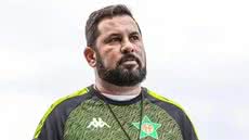 Após deixar as Sereias da Vila, Caio Couto é confirmado como treinador da Portuguesa-RJ - Imagem: Divulgação