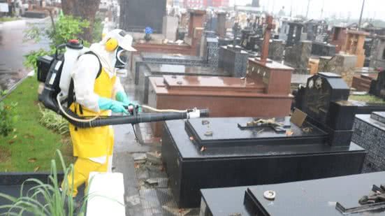 A Secretaria de Saúde de Santos inicia mutirão no bairro Areia Branca para combater o mosquito Aedes aegypti e prevenir doenças - Foto: Divulgação/ Prefeitura de Santos