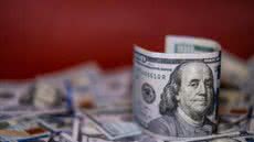 O dólar inicia a semana com leve queda, refletindo tensões geopolíticas - Imagem: Divulgação
