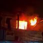 A Polícia Civil e o Instituto de Criminalística investigam as causas do incêndio que devastou um sobrado em Vicente de Carvalho, Guarujá - Foto: Divulgação