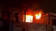 A Polícia Civil e o Instituto de Criminalística investigam as causas do incêndio que devastou um sobrado em Vicente de Carvalho, Guarujá - Foto: Divulgação
