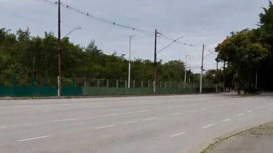 Após intervenções, Avenida Tancredo de Almeida Neves volta a operar sem bloqueios, facilitando o trânsito na cidade - Foto: Divulgação/ Prefeitura de Cubatão