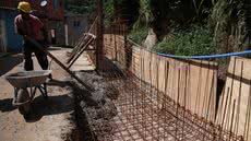 Com foco em engenharia, a prefeitura realiza obras em morros e orla para proteger comunidades de tempestades e erosões - Foto: Divulgação/ Prefeitura de Santos