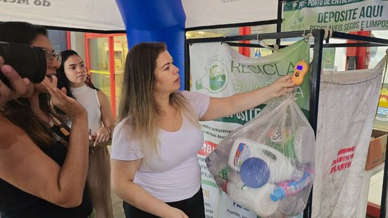 A Prefeitura de Guarujá realiza a Tenda Ambiental Comunitária para promover o descarte correto de resíduos e a conscientização ambiental - Foto: Divulgação/ Prefeitura de Guarujá