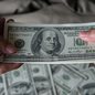 Com recuo do dólar e petróleo em alta, mercado repercute tensões entre EUA e Irã - Imagem: Divulgação