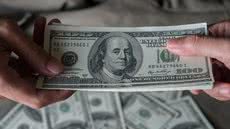Com recuo do dólar e petróleo em alta, mercado repercute tensões entre EUA e Irã - Imagem: Divulgação