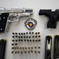 Após duas horas de negociações, homem se entrega à polícia em Santos, onde ameaçava a própria filha e possuía armas de fogo - Foto: Divulgação/ 6° BPMI