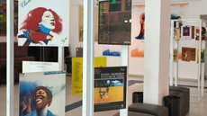 A exposição revela o impacto cultural de Elifas Andreato na música popular e sua contribuição à arte brasileira ao longo dos anos - Foto: Divulgação/ Prefeitura de Guarujá