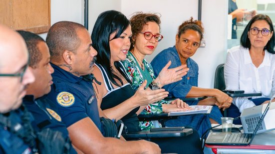 A aproximação entre assistência social e segurança pública elimina falhas na comunicação, agilizando a proteção das vítimas em situações críticas - Foto: Divulgação/ Prefeitura de Bertioga