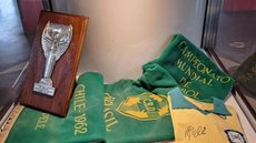 Quatro novos itens, incluindo placas comemorativas e a camisa de Zito, reforçam a importância histórica da mostra no Museu Pelé - Foto: Divulgação/ Prefeitura de Santos