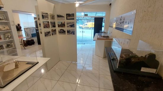 O evento contará com a presença de um artista cover de Santos Dumont, proporcionando uma experiência interativa e cultural para os visitantes - Foto: Divulgação/ Prefeitura de Guarujá