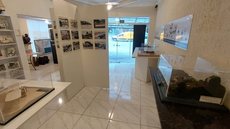 O evento contará com a presença de um artista cover de Santos Dumont, proporcionando uma experiência interativa e cultural para os visitantes - Foto: Divulgação/ Prefeitura de Guarujá