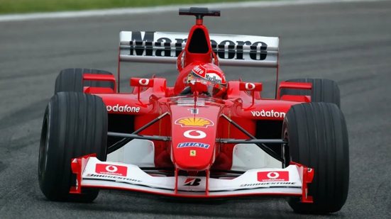 Michael Schumacher no carro F2002, na equipe Ferrari. - Foto: Reprodução/ Getty Images