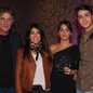 Da esquerda para direita: Alejandro Stoessel (pai), Mariana Muzlera (mãe), TINI e Francisco Stoessel (irmão) - Foto: Reprodução