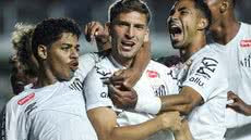 O primeiro tempo terminou sem gols, mas a segunda etapa trouxe emoção com um gol para cada lado na Vila Belmiro - Foto: Reinaldo Campos / Santos FC