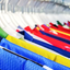 A operação revelou um esquema organizado de contrabando, com camisas de futebol disfarçadas entre malas comuns no contêiner - Foto: Receita Federal