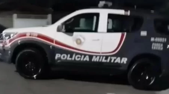 Durante a troca de tiros, o jovem foi atingido e não resistiu aos ferimentos - Foto: Guarujá Mil Grau