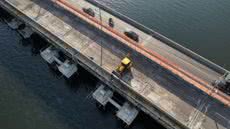 A fase inicial das intervenções na ponte deve ser finalizada até outubro, permitindo a integração do transporte sobre trilhos - Imagem: Divulgação / Prefeitura de São Vicente