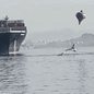 A soltura de balões é crime ambiental e pode resultar em penas severas, além dos riscos à segurança no Porto de Santos - Foto: Reprodução/ g1 Santos