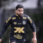 Rincón, que estava treinando com o grupo, ainda não está pronto para voltar ao time após edema na panturrilha esquerda - Foto: Raul Baretta/ Santos FC